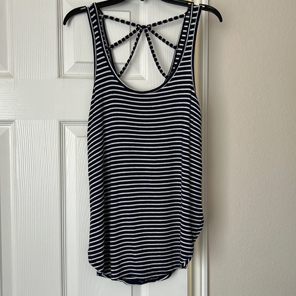 HOLLISTER TANK TOP - Picture 1 of 3
